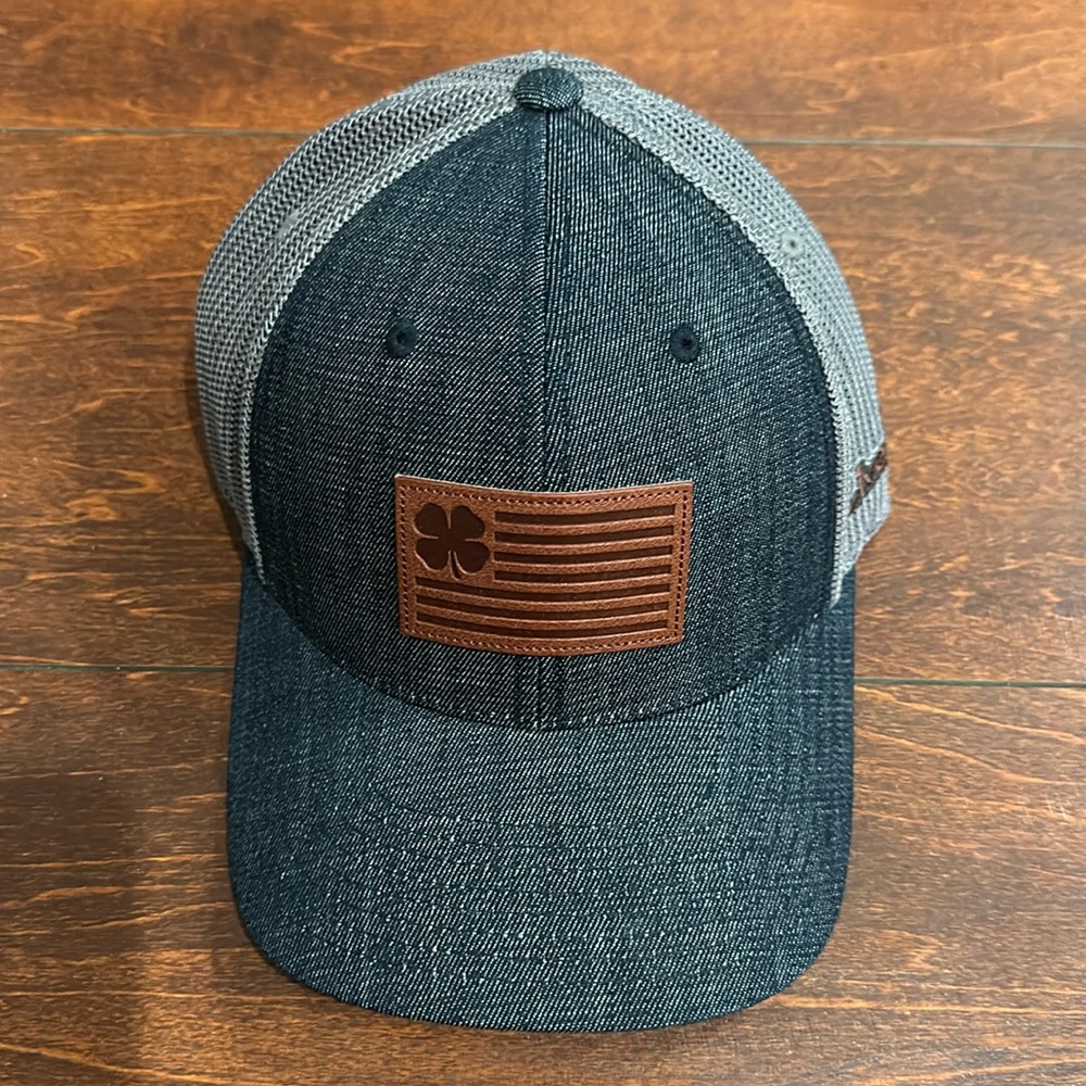 Black Clover Men’s Adjustable Mesh Hat